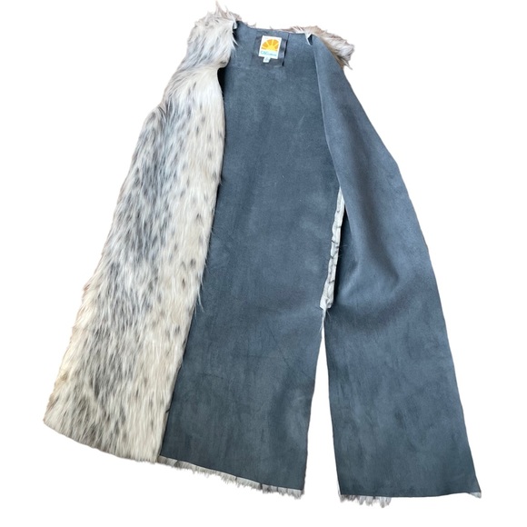 C&C California Faux Fur Vest - Picture 9 of 11